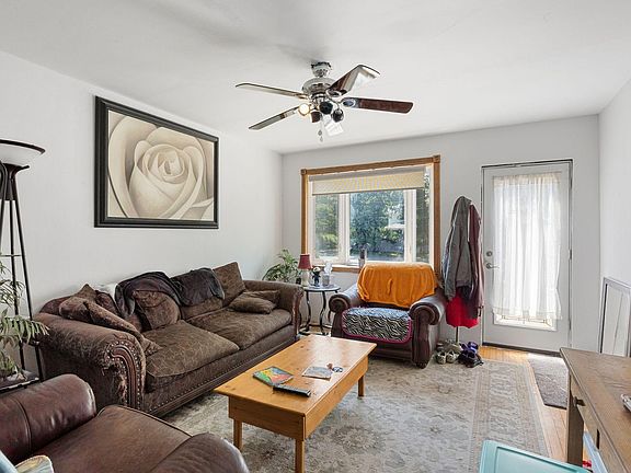 3rd image of 2115 1st St