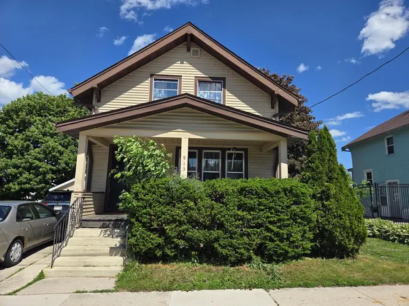 913 S 21st STREET, Manitowoc, WI 54220