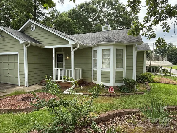 6300 Fox Hunt Rd, Indian Trail, NC 28079