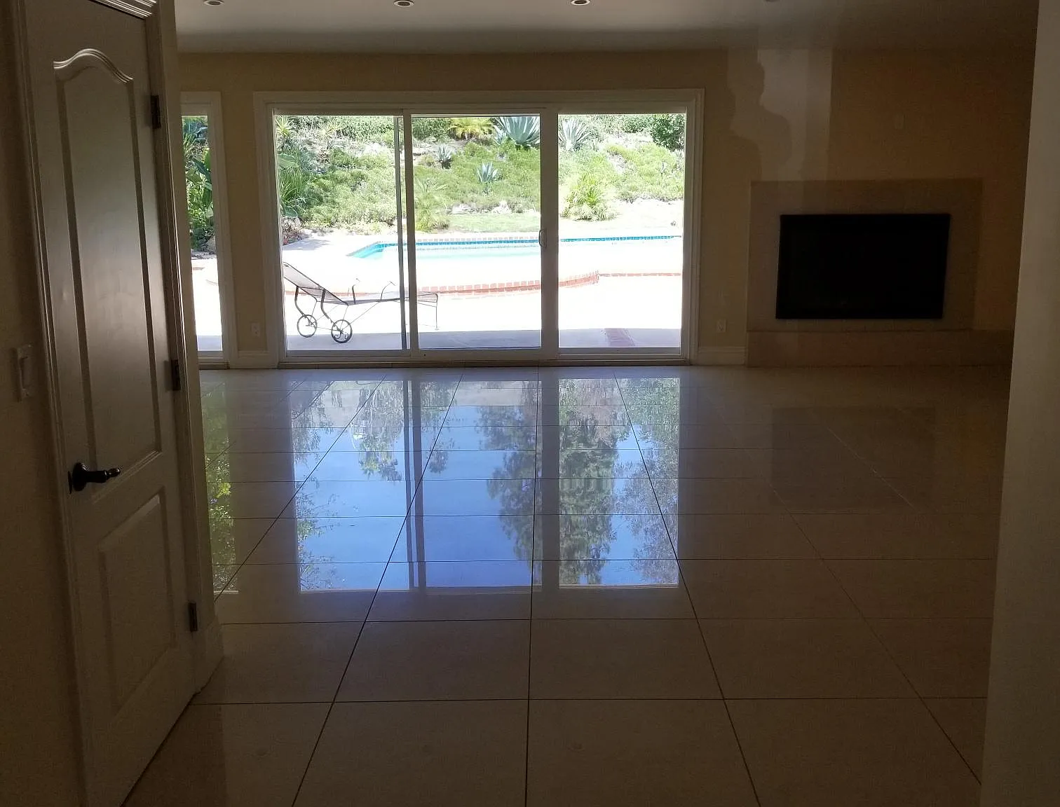 6 bed, 3507 sqft, $8,000 — Photo 2