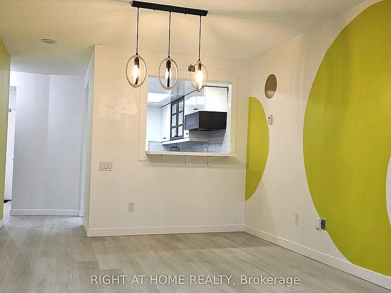 2460 Eglinton Ave E #1714 — Photo 11