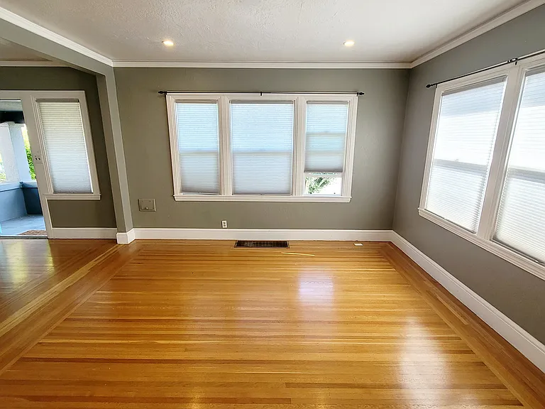 400 Maud Ave — Photo 2