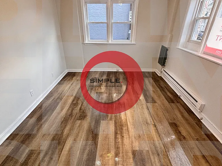121 S 12th St — Photo 9