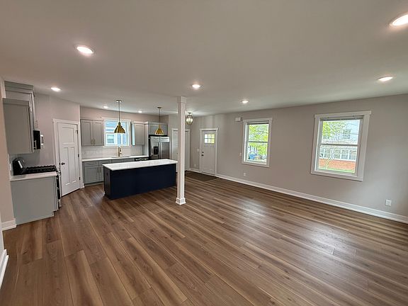 3rd image of 1106 Logan St SE #1