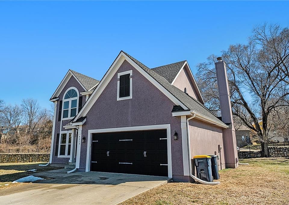 1st image of 4015 E 18th Pl