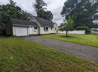 2 Stage Rd, Enfield, CT 06082