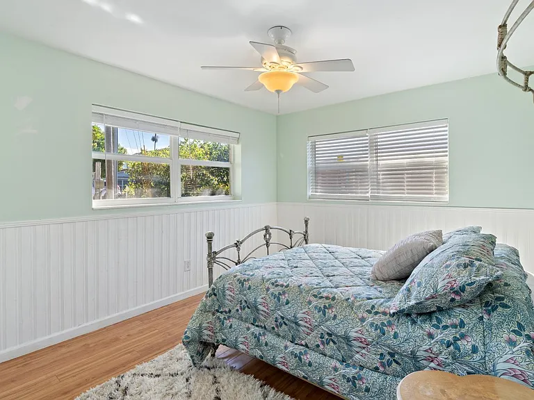 1001 SE 5th Ave — Photo 18