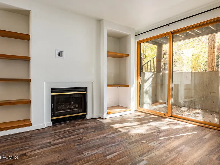 1600 W Pinebrook Blvd #G1 — Photo 5