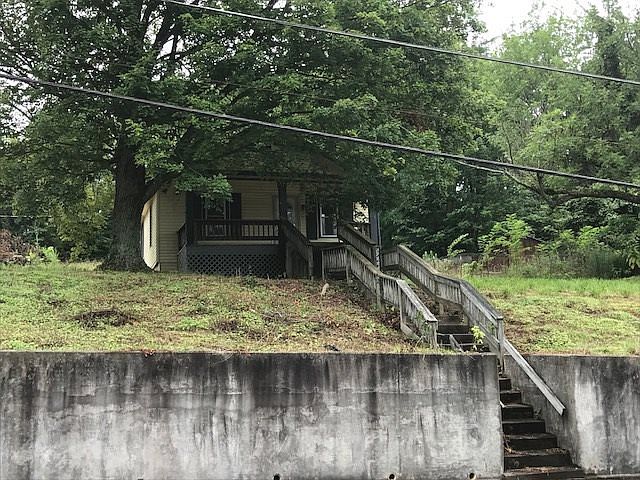 1st image of 165 S Main St