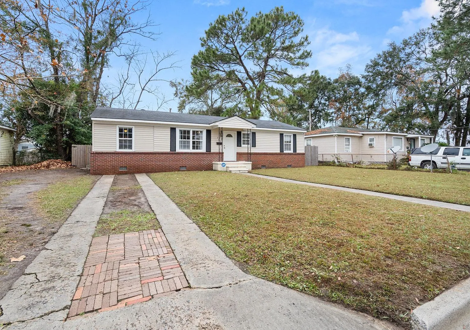 Charming 3BR Home + Bonus Room Near Downtown Savannah & Tybee Island — Photo 3