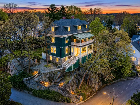 5 Ridgewood Rd, Malden, MA 02148