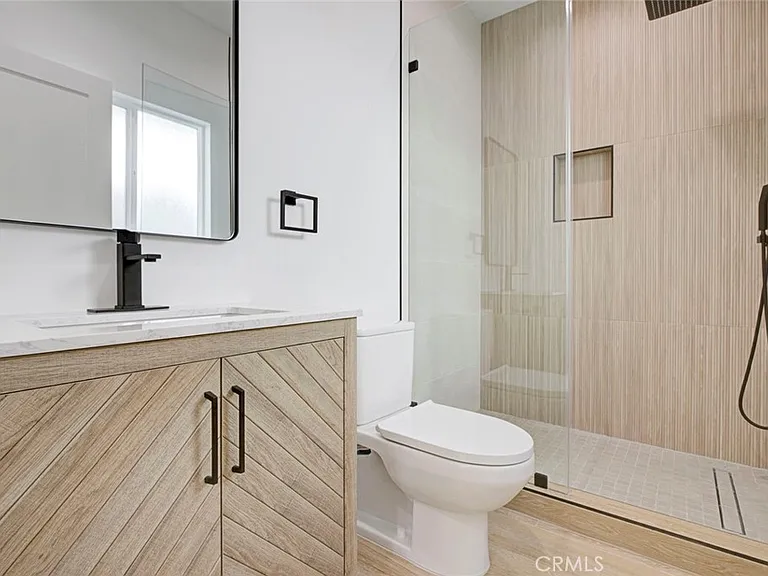 2242 N Keystone St — Photo 20