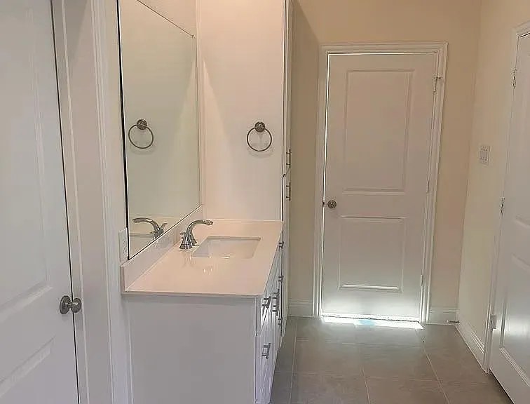 905 Tartane Dr — Photo 4