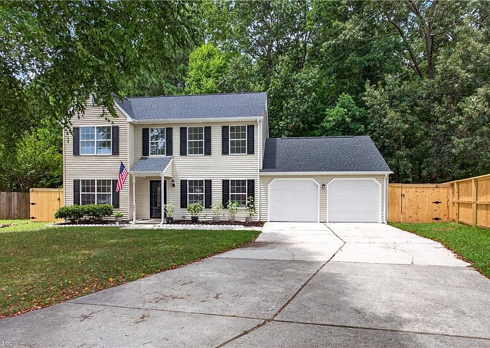 1st image of 902 Sir Lionel Ct