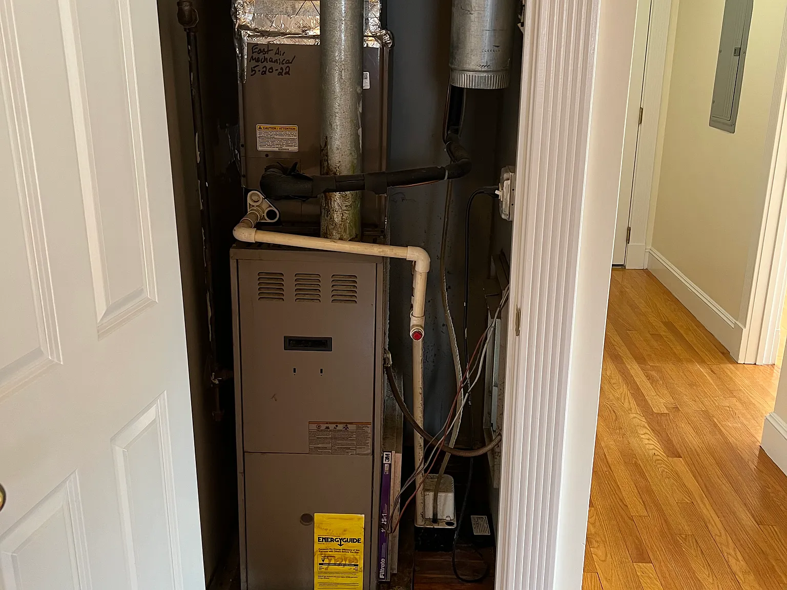 2 bed, 900 sqft, $2,450 — Photo 3