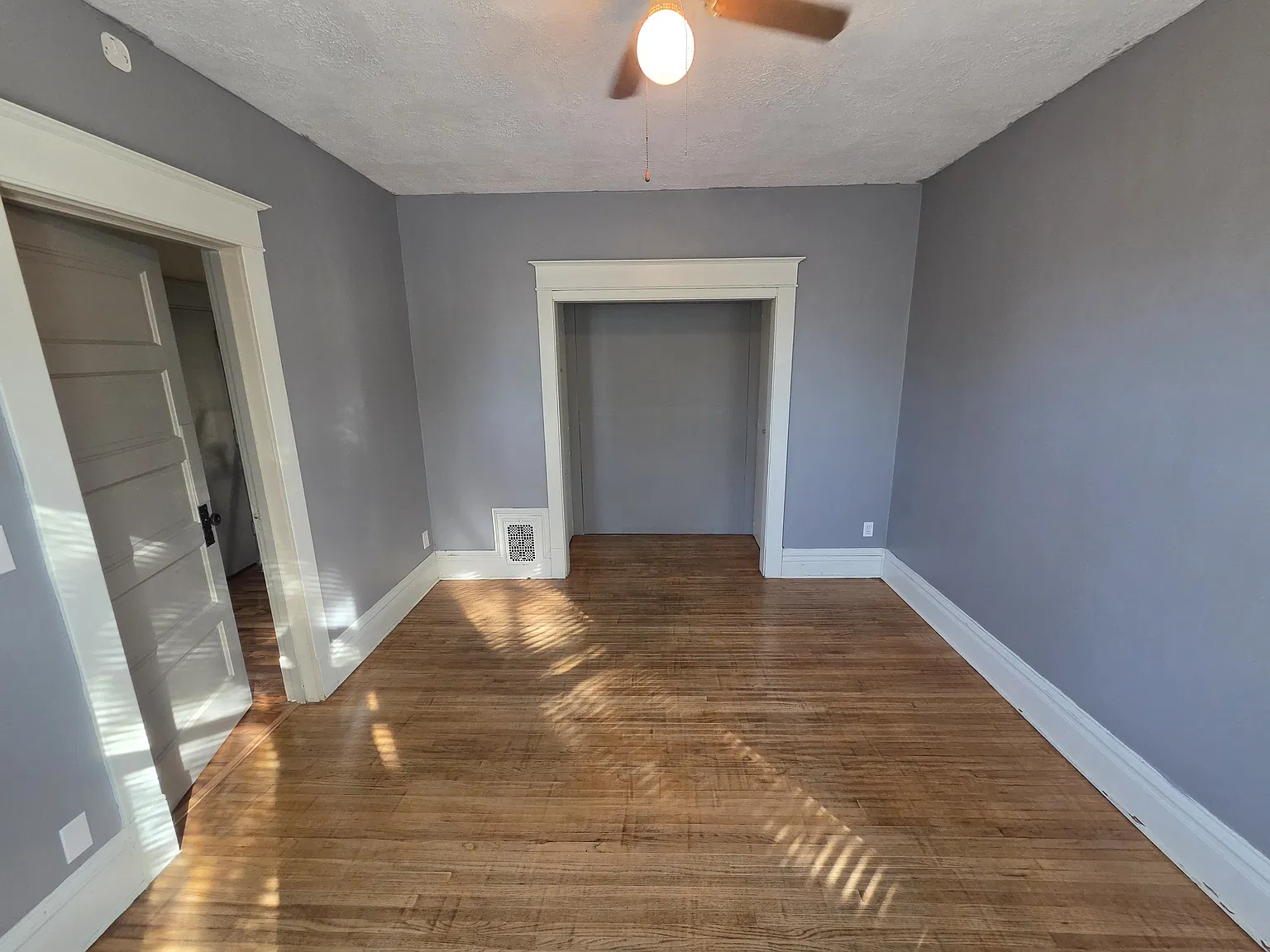 2 bed, 892 sqft, $975 — Photo 3