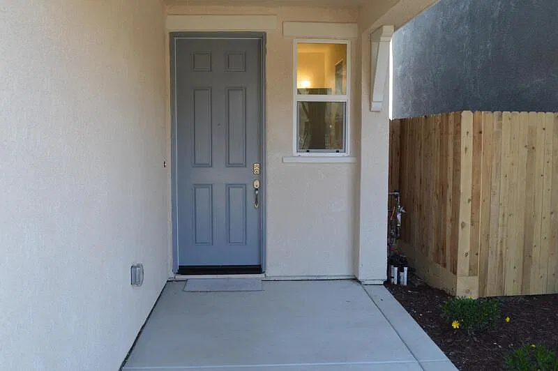 3 bed, 2.5 bath, 1555 sqft, $1,950 — Photo 4