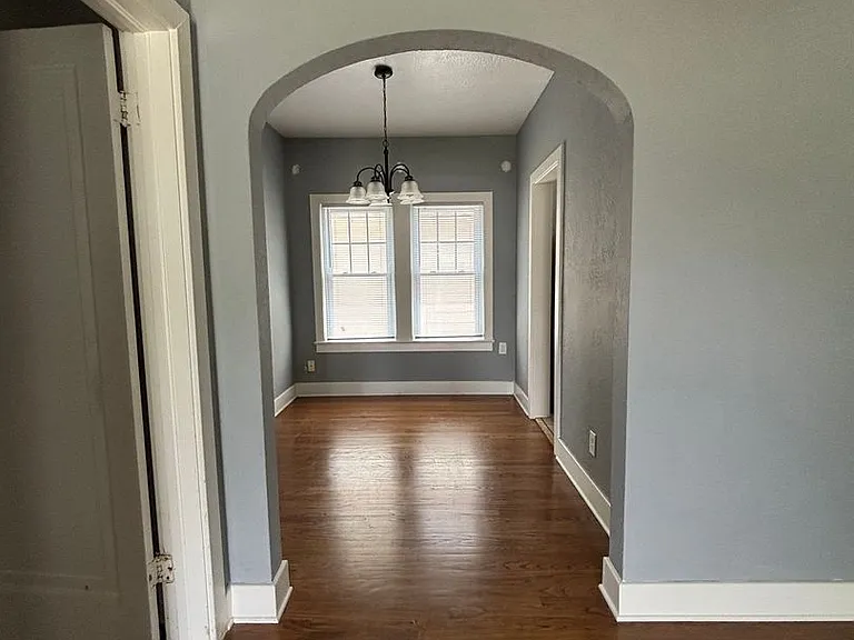 211 N Highland Ave — Photo 20