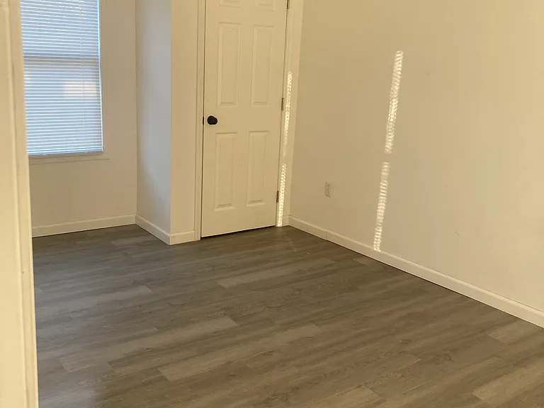 1410 Jones St — Photo 8