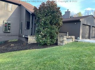 10 Birch Tree Ln, Charleston, WV 25314