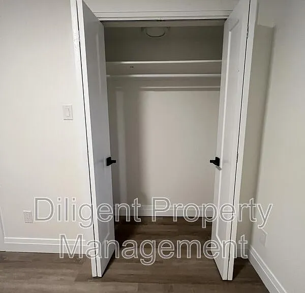 438 Bellevue St #UPPER — Photo 29