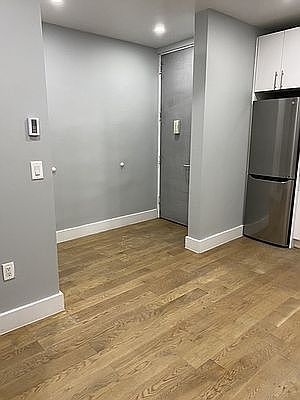 3rd image of 590 W 204th St APT A35