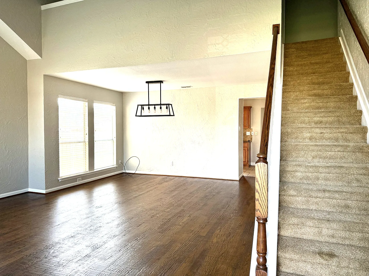 3 bed, 2.5 bath, 2166 sqft, $2,700 — Photo 4