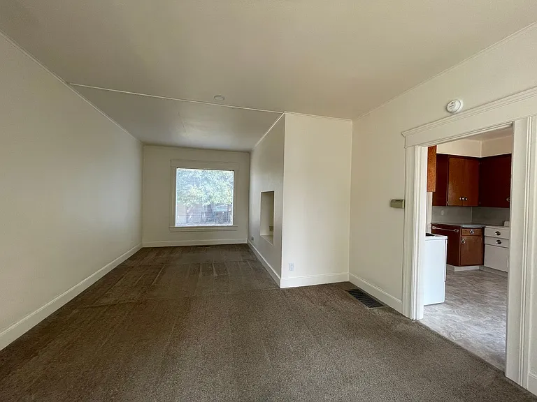 237 E 15th Ave — Photo 10