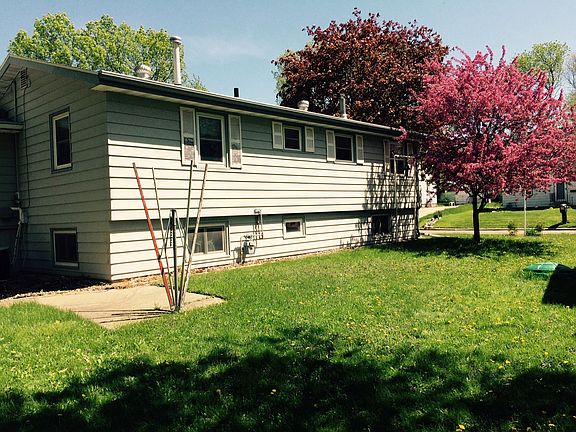 5th image of 210 McArthur Dr