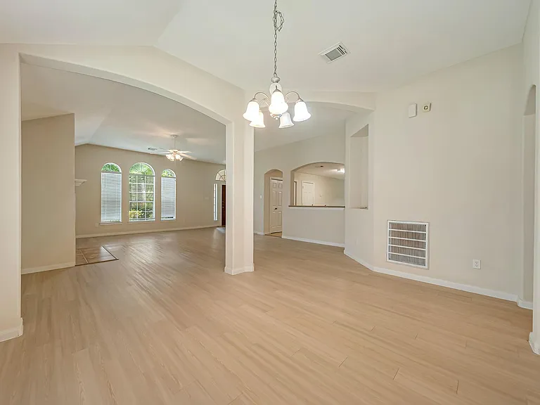 12810 Lake Shore Dr — Photo 6