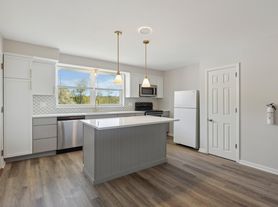 502 Manor House Ln, Willow Grove, PA