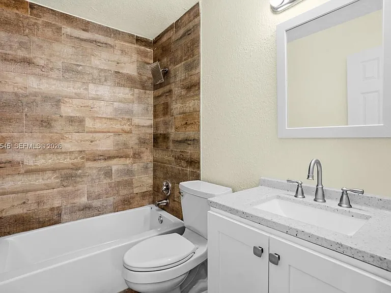 7604 Sw St #10 — Photo 9