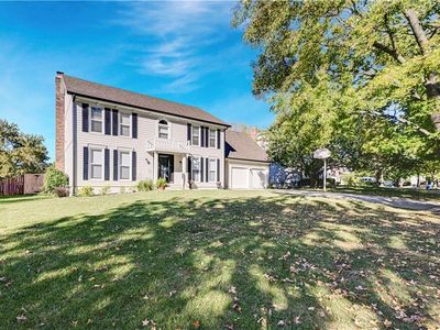 10524 Reeder St, Overland Park, KS, 66214