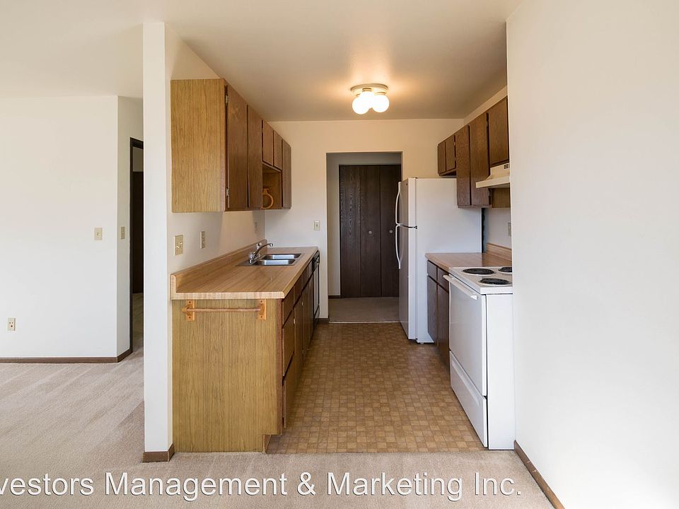2nd image of 1112 32nd Ave SW APT 206