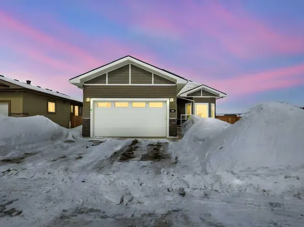 100 SE Beardsley Cres, Wood Buffalo, AB T9H 2T4