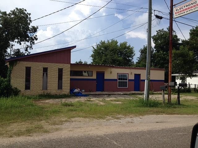 2nd image of 146 Boone St