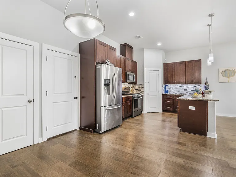 5871 Rivendell Dr — Photo 24