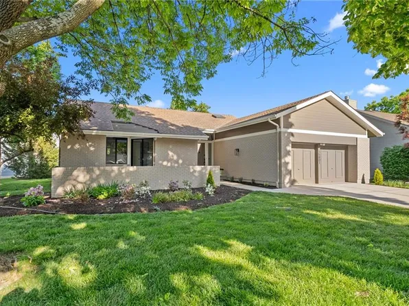 15801 Dearborn St, Overland Park, KS 66223