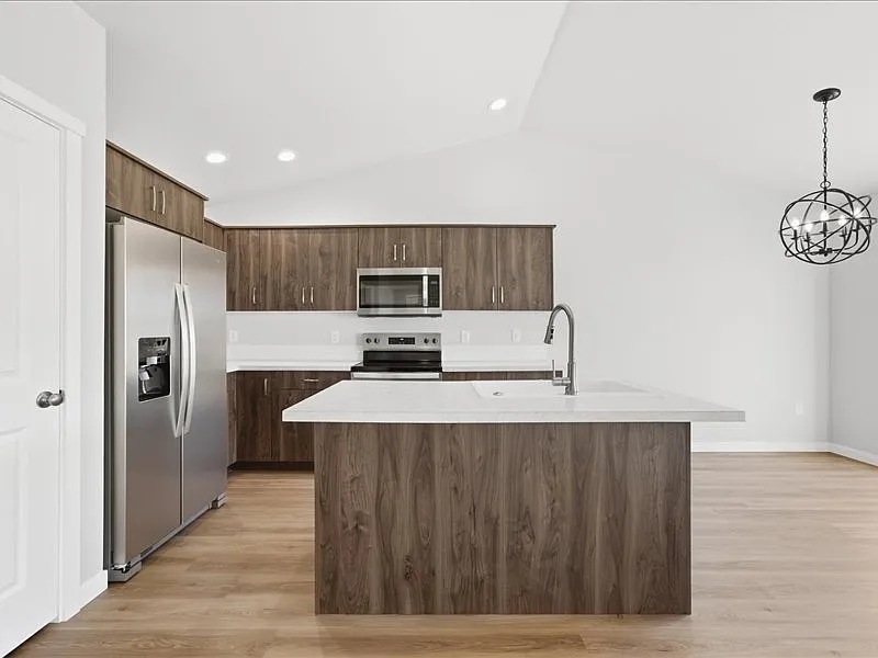 3 bed, 1364 sqft, $2,500 — Photo 4