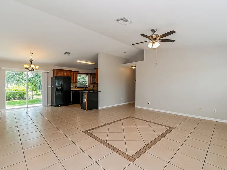 1733 SW 22nd Ln — Photo 5