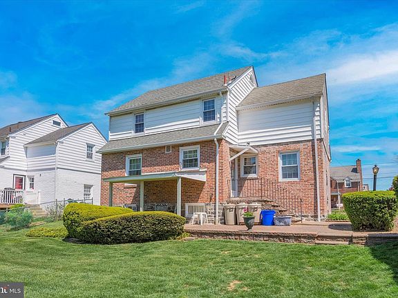3rd image of 812 Collenbrook Ave