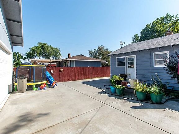 3rd image of 1614 S Fruitland St
