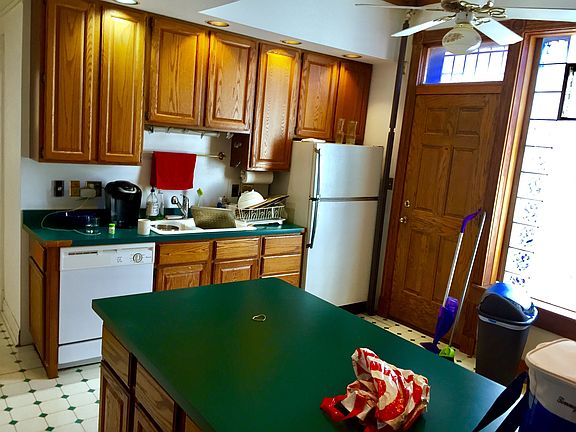 2nd image of 970 W Cuyler Ave APT 001