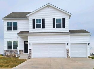 10541 Powell Ave, Johnston, IA 50131