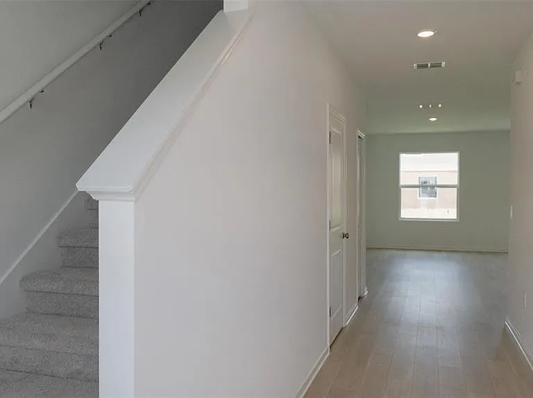 6433 Domizio Dr — Photo 3