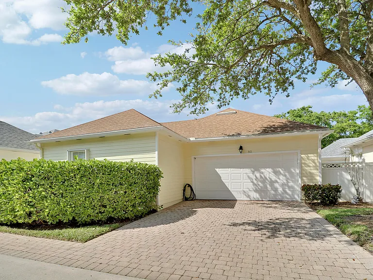 511 Sweet Bay Cir — Photo 37