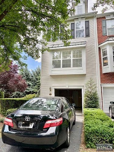 1st image of 212 Stratford Dr