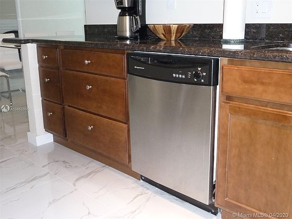 3rd image of 4001 S Ocean Dr APT 4N