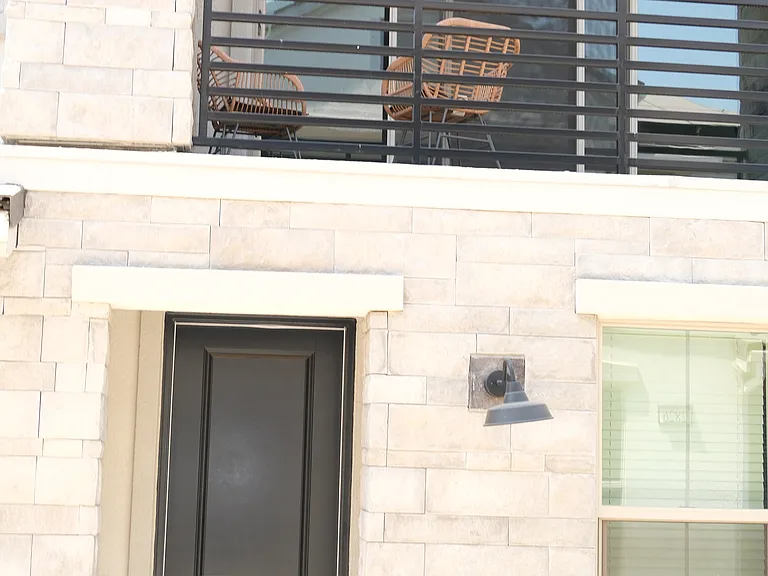 2816 E Teaberry Dr #1 — Photo 44