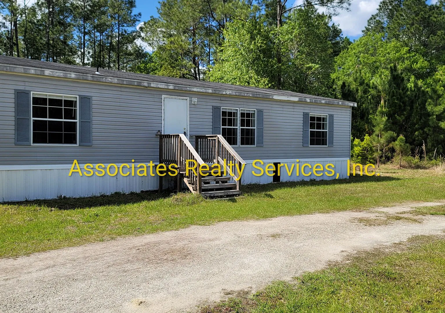 Secluded Home in the Country — Photo 1
